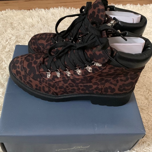 Universal Thread Shoes - Leopard print hiker boots